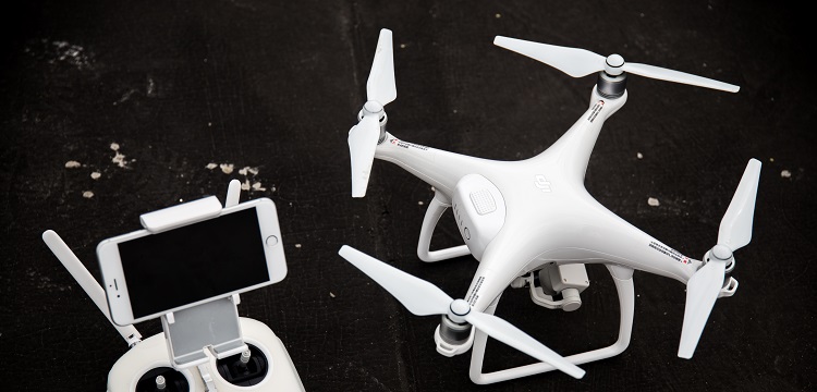 我是做檢測行業的大客戶銷售，在新能源的光伏、儲能和充電樁方面做市場去哪里找客戶呢 ?智能充電樁相比傳統充電樁有哪些優勢 